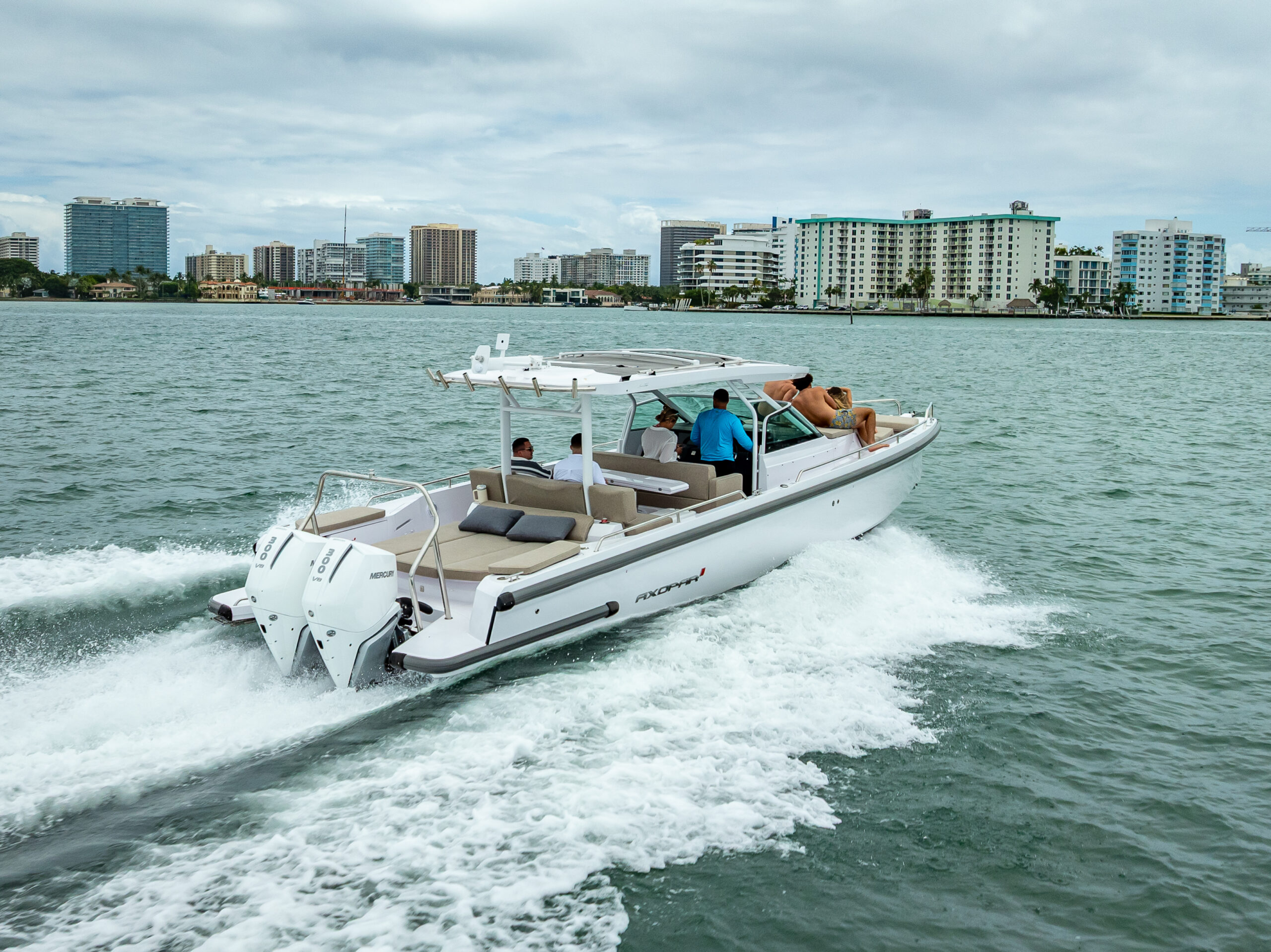 2025 Axopar 37 Edition